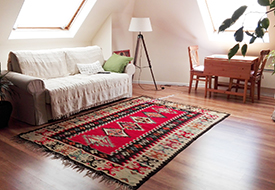 Kilim: The Naked Pots